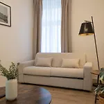 71M² Modern Apartment In The Heart Of The City